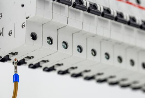 Montagem de Painéis Elétricos: Guia Prático com Dicas Essenciais para Todos os Níveis