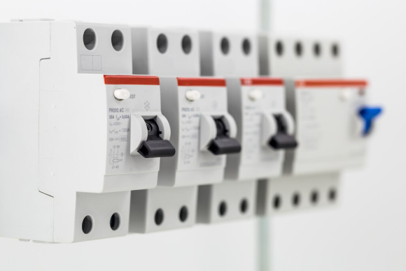 Montagem de Painéis Elétricos: Técnicas e Dicas Fundamentais para Iniciantes