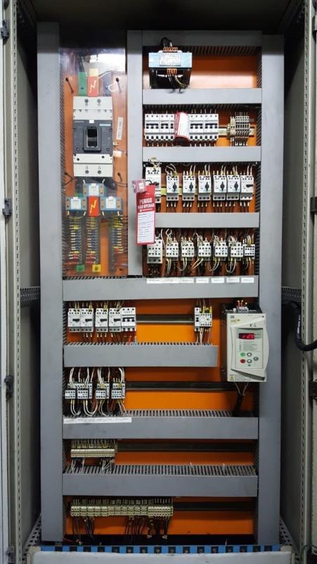 Montagem de quadro elétrico industriais